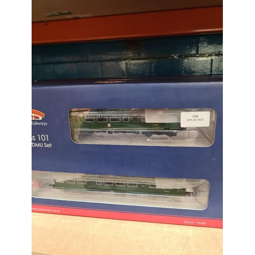 109 - Bachmann class 101, 2 car DMU set, BR green with speed whiskers, 21 DCC, model 32285, '00' gauge, as... 