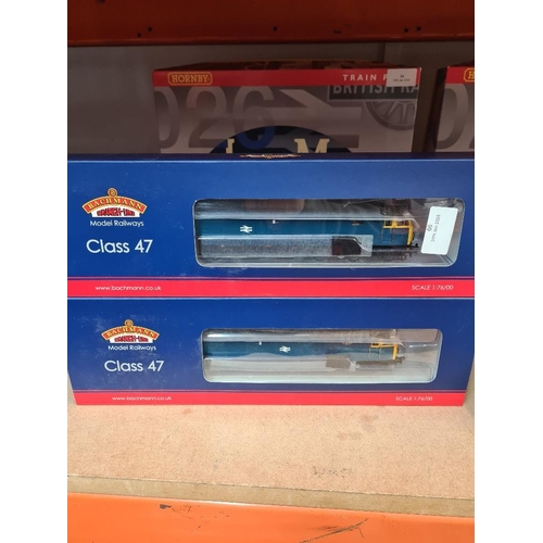 66 - Bachmann 2 Class 47/0 locomotives BR blue, plux 22 DCC model 35411, '00' gauge, as new, boxed