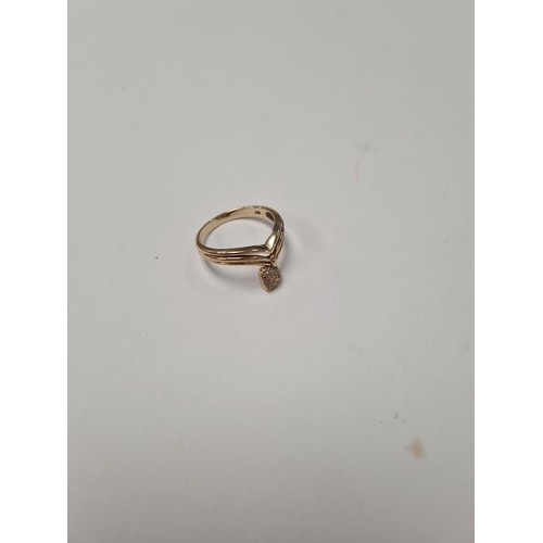 1004 - 9ct yellow gold wishbone ring with suspended heart pave set diamond chips, size P, approx 3g