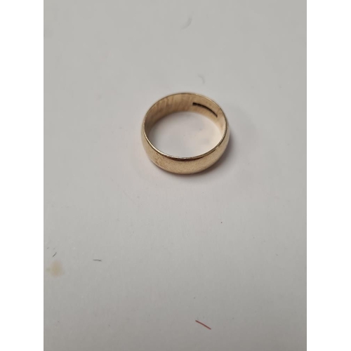 1008 - 9ct yellow gold wedding band, marked 375, H.S, size V, approx 6.38g