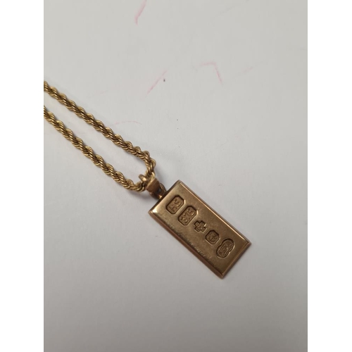 1011 - 9ct yellow gold ropetwist necklace, 50cm, marked 375, hung 1/10 9ct bar pendent, 2000, Birmingham, m... 