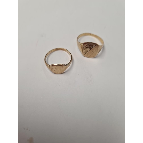 1021 - 9ct yellow gold signet ring with half engraved panel and a similar smaller one, sizes W + T, 5g appr... 