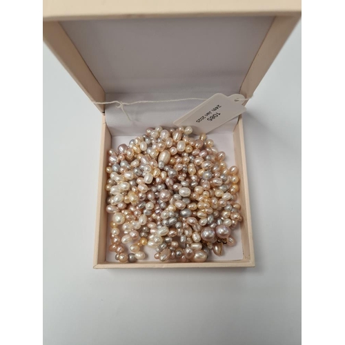 1085 - A cultured freshwater pearl bead necklet consisting of potato shaped pastel coloured cultured freshw... 