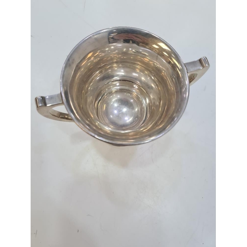 1122 - A silver trophy cup of vacant body, hallmarked Birmingham 1925. Alexander Clark and Co Ltd. 4.07ozt ... 