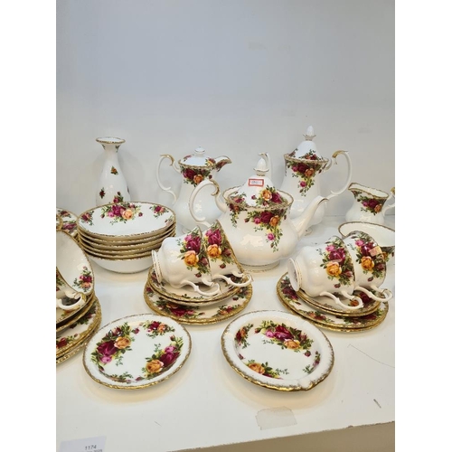 1174 - Quantity of Royal Albert Old Country Roses dinner and teaware