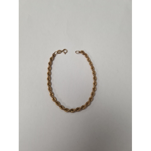 1015 - 9ct yellow gold ropetwist bracelet, marked 375, 17cm, 2.8g approx