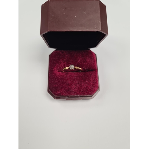 1041 - 18ct yellow gold Solitaire diamond ring illusion set, 18ct and Platinum mount, size M, approx 2g