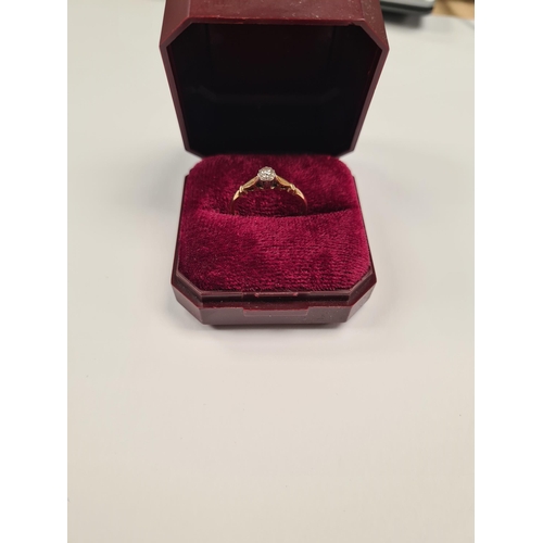 1041 - 18ct yellow gold Solitaire diamond ring illusion set, 18ct and Platinum mount, size M, approx 2g