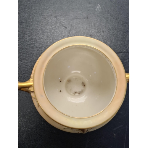 1171 - Similar Royal Worcester with pierced lid 16cm