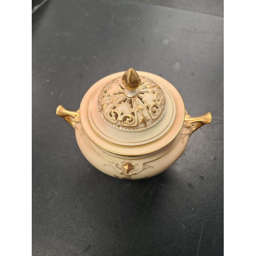 1171 - Similar Royal Worcester with pierced lid 16cm