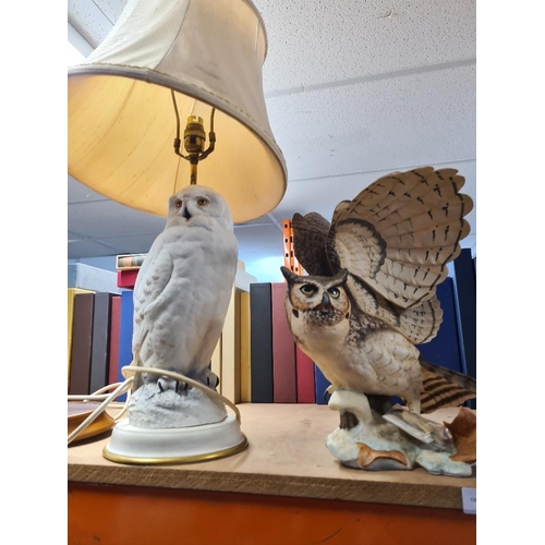 107 - Large Franklin Mint lamp in form of Snowy Owl, 2 other Franklin Mint birds and a Franklin Mint wolf ... 