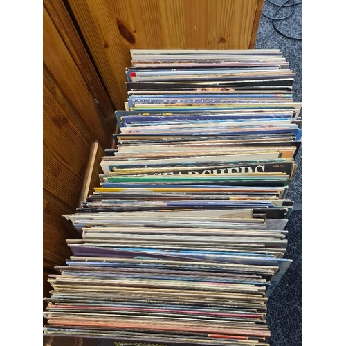 33 - Quantity of vinyl LP records to include many by John Denver, Justin Hayward and the Moody Blues. Als... 