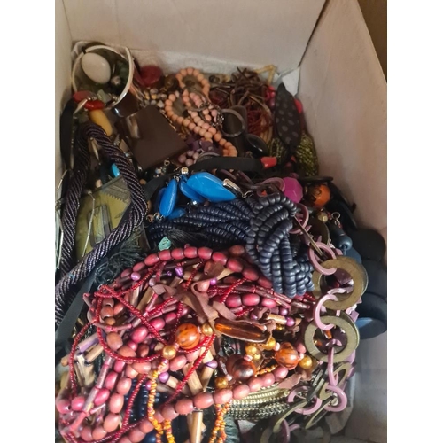 62 - Small box of modern costume jewellery