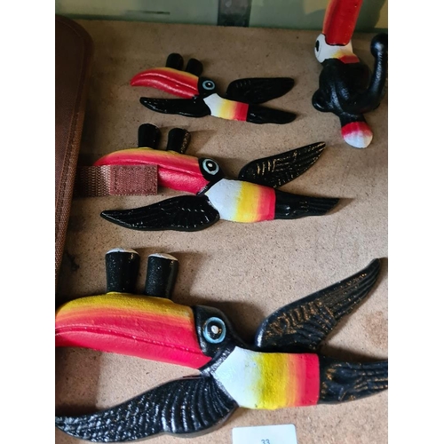 33 - Toucan wall plaques and hook