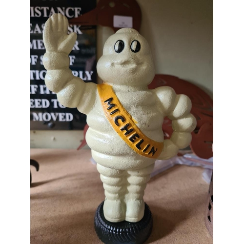 22 - Waving man on Michelin tyre