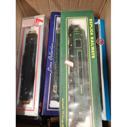 236 - Quantity of OO gauge Diesel engines, passenger carriages and similar (2 boxes)