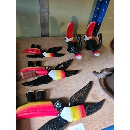 33 - Toucan wall plaques and hook