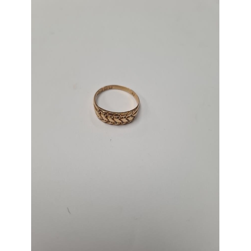 1022 - 18ct yellow gold keeper ring, marked 18, Chester, size T, approx 4.1g