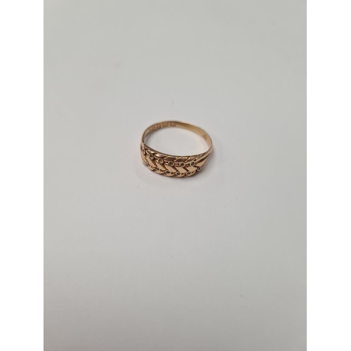 1022 - 18ct yellow gold keeper ring, marked 18, Chester, size T, approx 4.1g