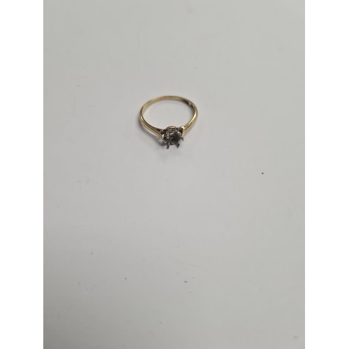 1084 - 18ct yellow gold ring, marked 18, AF, no stone, approx 1.83g