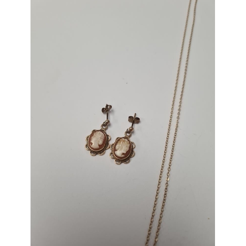 1080 - 9ct yellow gold fine neckchain hung with a 9ct gold mounted Cameo pendant, and a pair of 9ct Cameo d... 