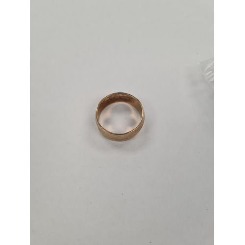 1140 - 9ct yellow gold wedding band, marked 375, size U, approx 5.5g