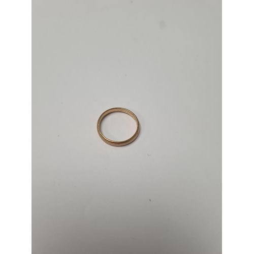 1000 - 9ct yellow gold wedding band, marked 375, size N, approx 2.14g