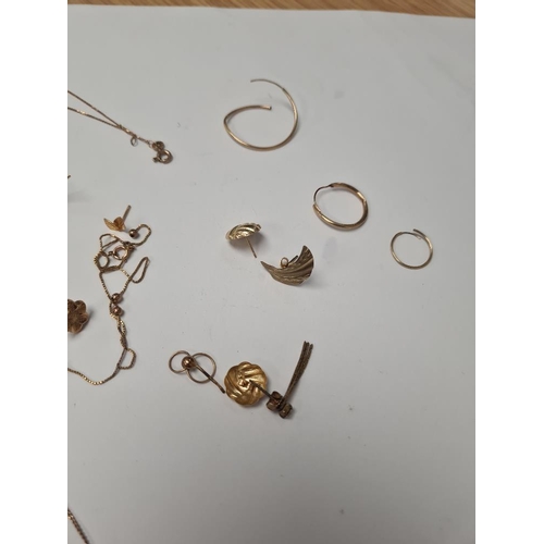 1015 - Collection fine 9ct gold chains, broken, AF, and a selection of yellow gold and 9ct earrings, approx... 