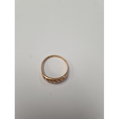 1022 - 18ct yellow gold keeper ring, marked 18, Chester, size T, approx 4.1g