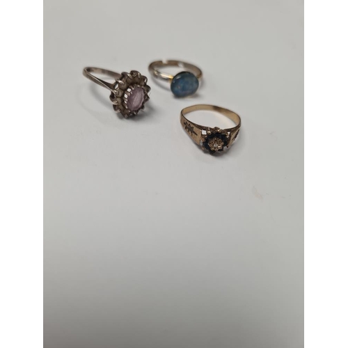 1038 - Two 9ct yellow gold dress ring, one a sapphire cluster ring and clear and purple stone example, appr... 