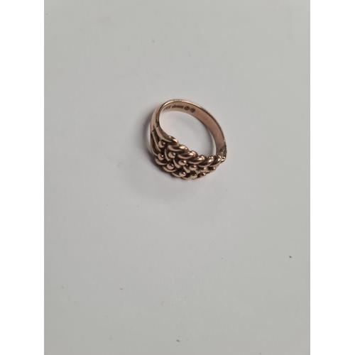 1092 - 9ct rose gold keeper ring, marked 375, size Q, London 5.85g