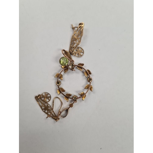 1153 - Pair of 9ct gold drop earrings, marked 375 and an Edwardian 9ct yellow gold pendant set with peridot... 