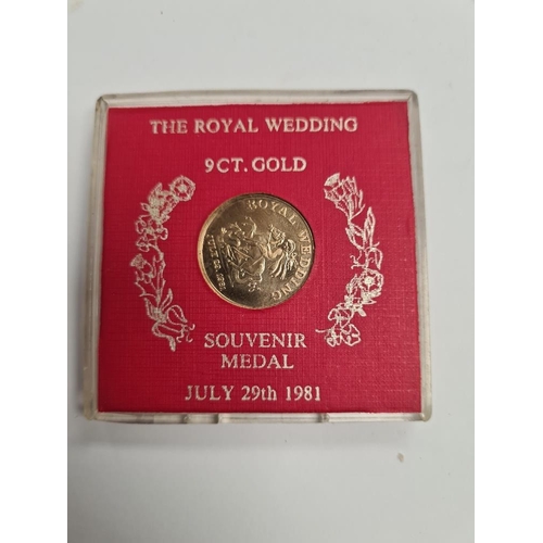 1172 - 9ct gold Commemorative Souvenir medal, Charles and Diana, July 29th 1891, approx 4.08g in presentati... 