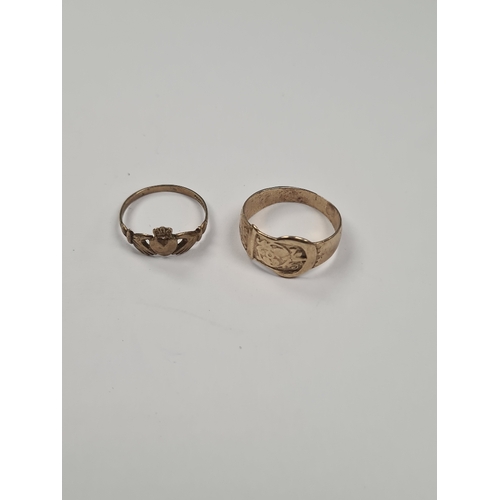 1010A - 9ct yellow gold buckle ring marked 375, size R, together with a 9ct yellow gold sweetheart ring, siz... 