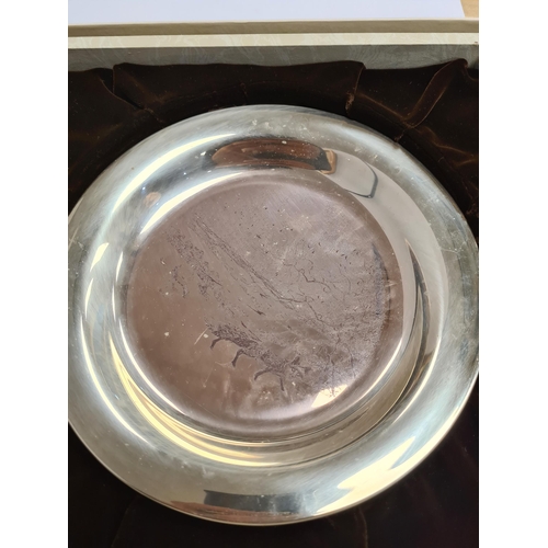 26 - Franklin Mint:  James Wyeth Sterling Silver plate by John Pinches 'Winter Fox' with paperwork, and b... 