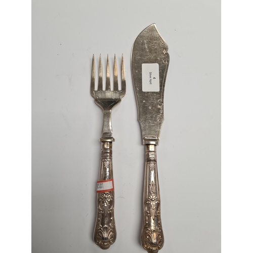 4 - Silver handled serving items by Viners Ltd., Sheffield 1931. Embossed foliate details. Condition Rep... 