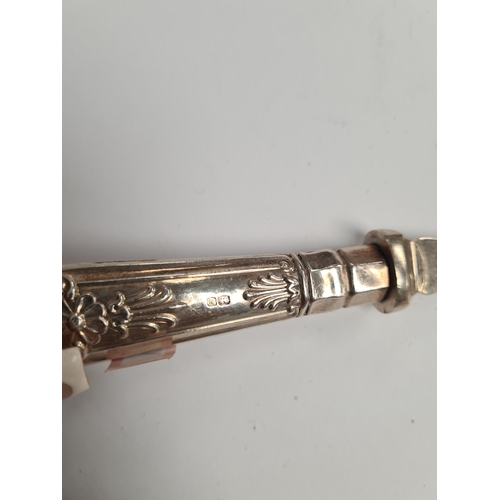 4 - Silver handled serving items by Viners Ltd., Sheffield 1931. Embossed foliate details. Condition Rep... 