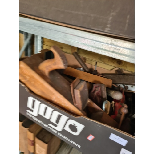 Lot 4         