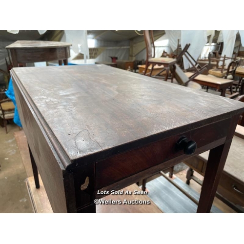 125 - DROP LEAF TABLE, IN NEED OF RESTORATION (ONE LEAF MISSING) / LOCATED AT VICTORIA ANTIQUES, WADEBRIDG... 