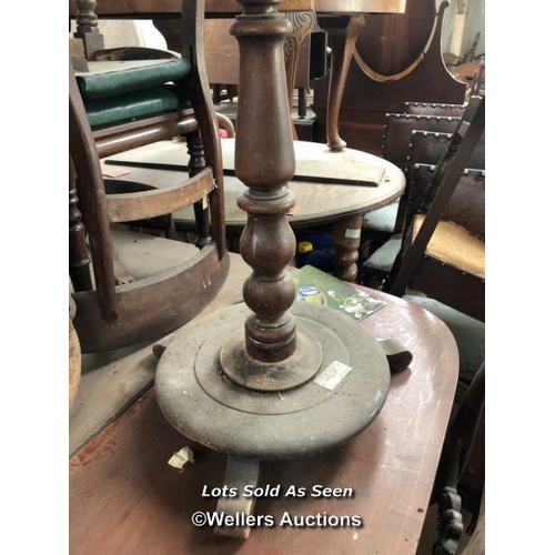 32 - SMALL CIRCULAR SIDE TABLE, 24 DIAMETER X 28  INCHES HIGH / LOCATED AT VICTORIA ANTIQUES, WADEBRIDGE,... 