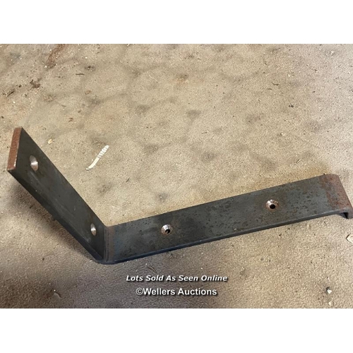 136 - 50 steel shelf supports for scaffold boards and the like. 23cm x 15.5cm x 4cm.