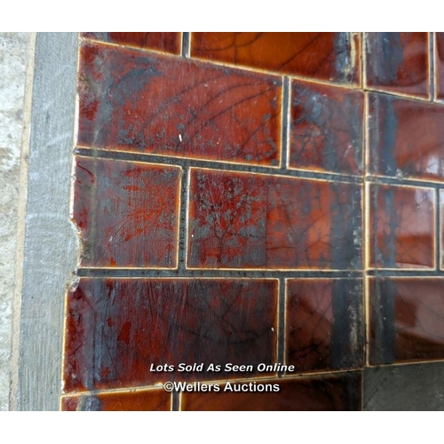 61 - Mixed batch of 22 red/brown Edwardian brick fireplace or hearth tiles. 6