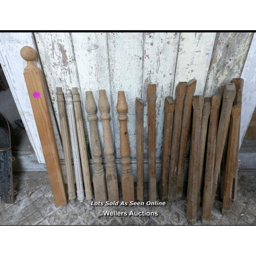 90 - Batch of 16 oak spindles with carved Gothic detail 70 to 80cm long plus pine newel post and three pi... 