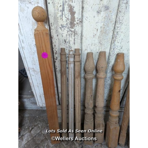 90 - Batch of 16 oak spindles with carved Gothic detail 70 to 80cm long plus pine newel post and three pi... 