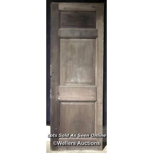 198 - 2 Georgian hardwood doors, oak/walnut, raised and fielded panels. Sizes 80cm x 226cm x 4.2cm and 86c... 