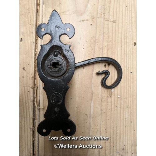 233 - 3 pairs of new Ludlow cast iron lever handles plus shop display handle.