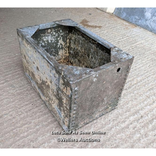 249 - Small galvanised water tank/planter. 58cm x 39cm x 39cm H