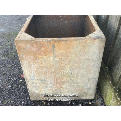 304 - A galvanised water tank or planter. 57cm x 60cm x 74cm