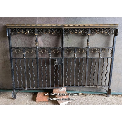 340 - A pair of very good quality Victorian offertory gates. Handmade with lovely details. C1897. Full pro... 