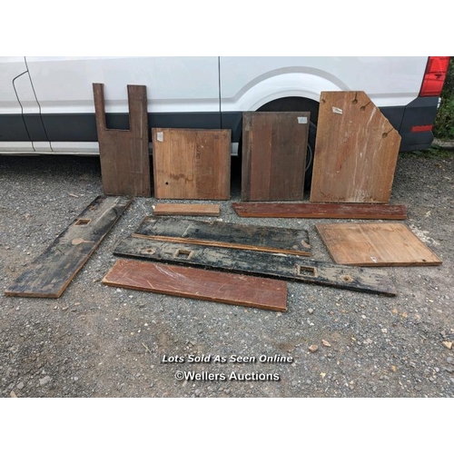 344 - 11 pieces of teak/hardwood worktop. Smallest piece is 15cm x 54cm. Largest piece 21cm x 176cm and 67... 